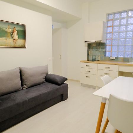 Parasiou Studios 103 Διαμερίσματα Στο Κέντρο Της Πόλης Комотини Екстериор снимка